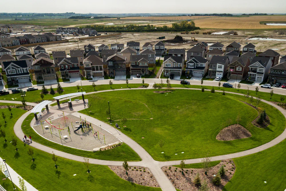 1014 Southwinds Manor SW, Airdrie, AB, photo 3 of 3