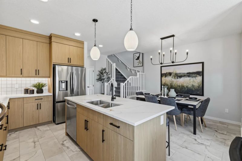 1071 Vantage Link SW, Airdrie, AB - photo 2 of 4