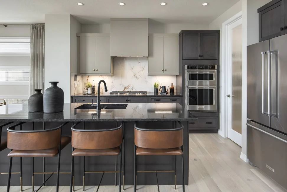 153 Mitchell Road NW, Calgary, AB - photo 1 of 10