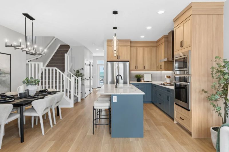 48 Aquila Manor NW, Calgary, AB - photo 1 of 3