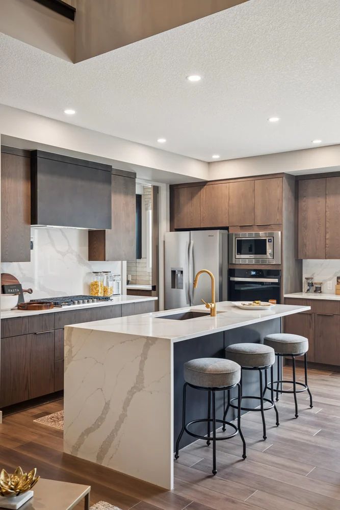 21 Amblestone Crescent NW, Calgary, AB - photo 6 of 10