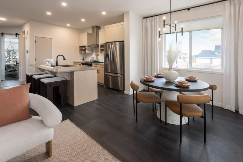 81 Creekside Passage SW, Calgary, AB - photo 6 of 8