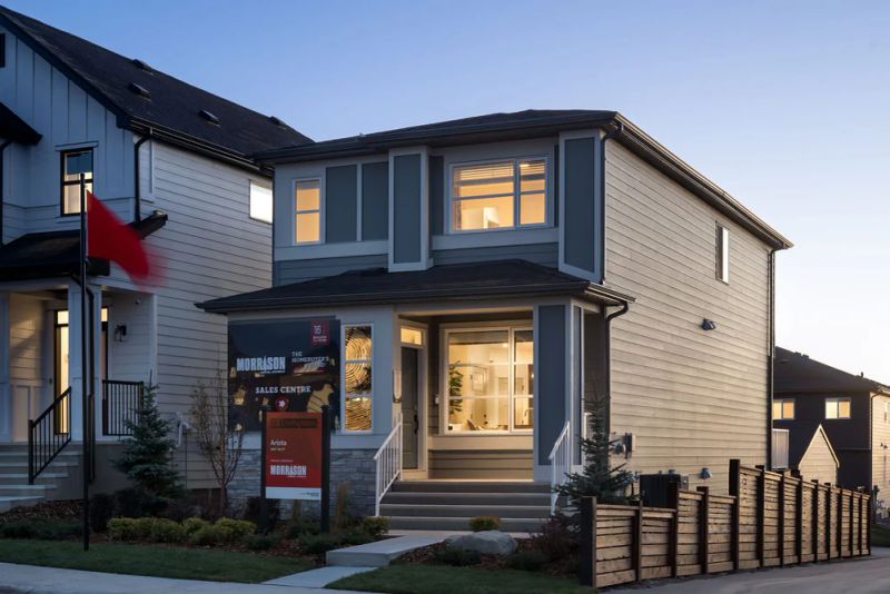28 Lucas Common NW, Calgary, AB - photo 1 of 7
