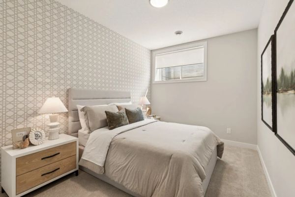 39 Aquila Manor NW, Calgary, AB - photo 2 of 4
