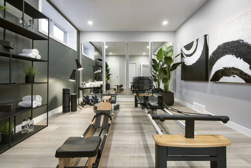 124 Corner Glen Ave NE, Calgary, AB - photo 5 of 8