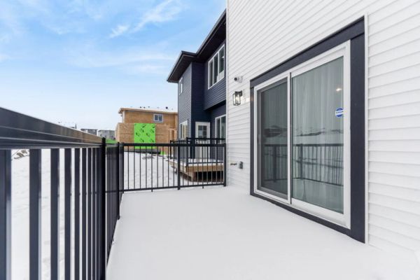 3 Heritage Circle, Cochrane, AB - photo 4 of 10