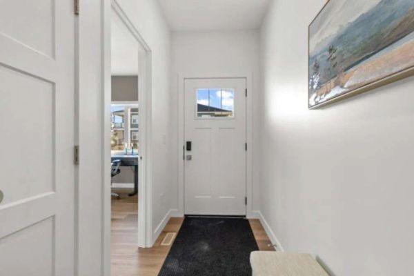 4930 Beardsley, Lacombe, AB - photo 4 of 9