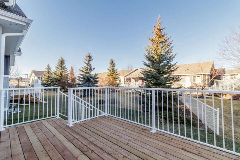4930 Beardsley, Lacombe, AB - photo 2 of 9
