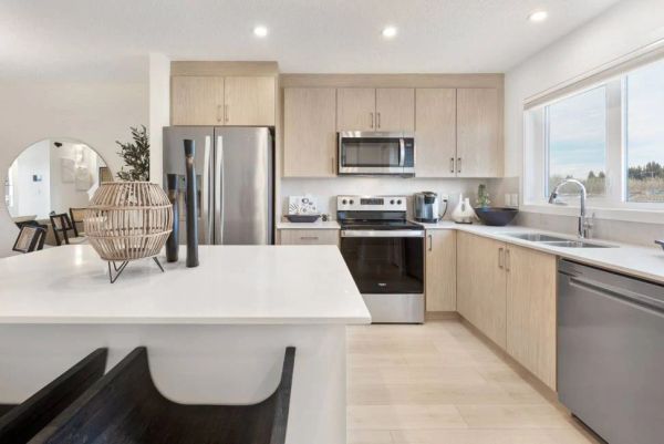 350 Stiles Way, Leduc, AB - photo 3 of 3
