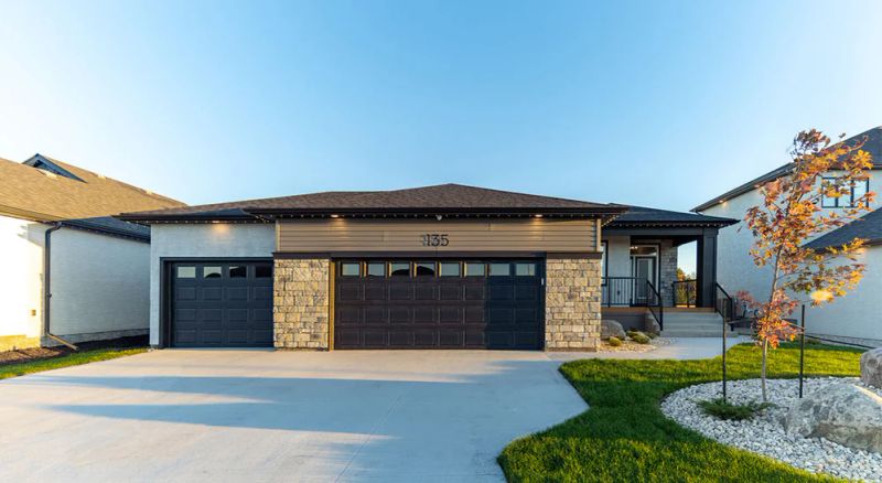 135 Rosybloom Lane, Winnipeg, MB - photo 1 of 5